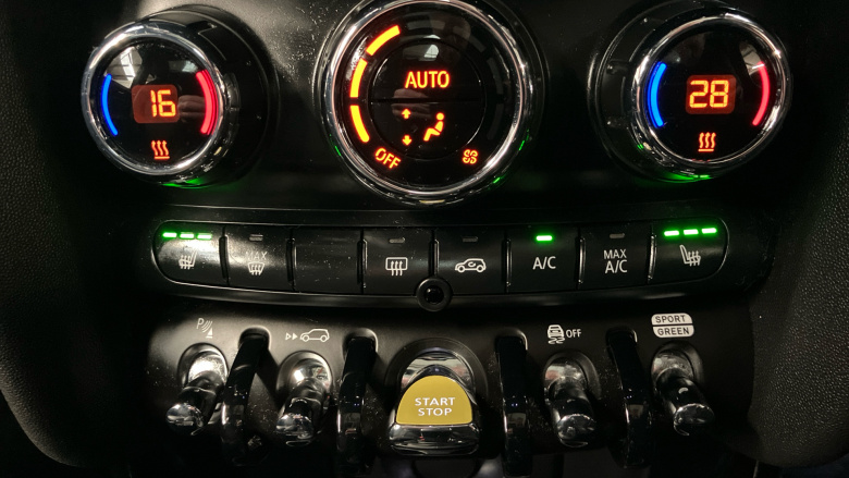 MINI Hatchback 135kW Cooper S Level 3 33kWh 3dr Auto Electric Hatchback